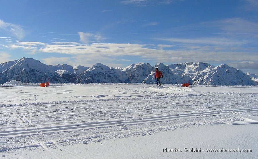 06 Che panorama! Dal Baciamorti alla Corna Grande.JPG